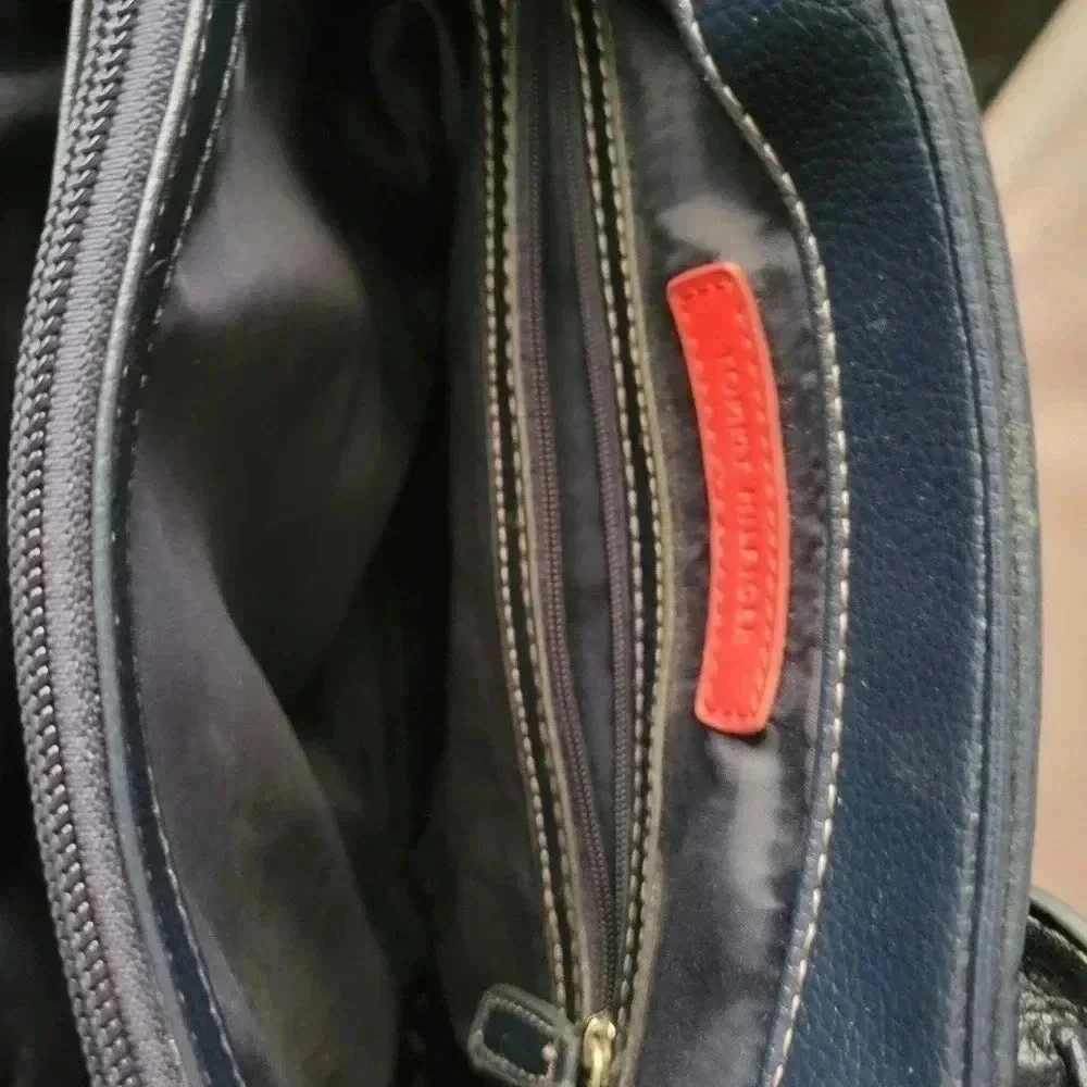 Tommy Hilfiger sholder Purse NWOT - Picture 5 of 8